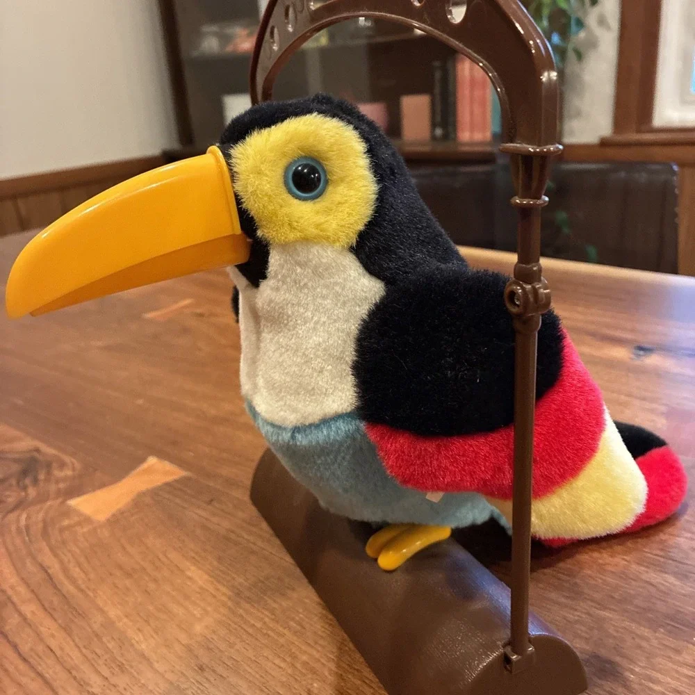 Vintage Cracker Barrel Animated Talking Repeating Parrot Toucan Plush Bird Rare!